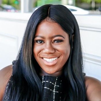 Adunola Adeshola - Career Coach Helping High-Achievers Land New Senior Roles Without Applying to Jobs 24/7 Photo of Adunola Adeshola
