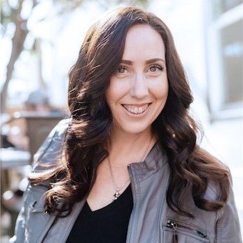 Julia Toothacre, MS - Expert Career Coach + Strategist Photo of Julia Toothacre
