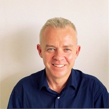 Bob Walker - Highly experienced career coach, outplacement specialist, recruiter and commercial leader. Photo of Bob Walker