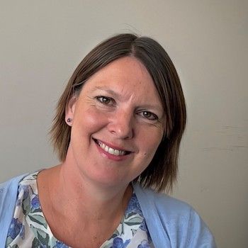 Georgie Blackburn RCDP - Coach and guide individuals to discover their career purpose and gain the clarity and confidence to find their way to career fulfilment. Photo of Georgie Blackburn
