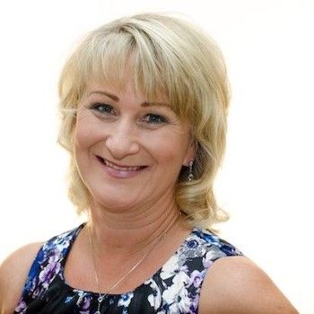 Judith Uhlmann - a certified Career and Executive Coach with a background in Business and Health Psychology and a wealth of experience in Human Resources management, organisational development, leadership development, and talent management. Photo of Judith Uhlmann