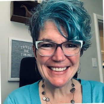 Louise Neil - Helping GenX Mid-Career Professionals Create a Kickass Career. Leadership, Career Engagement Coach and Facilitator. Louise Neil